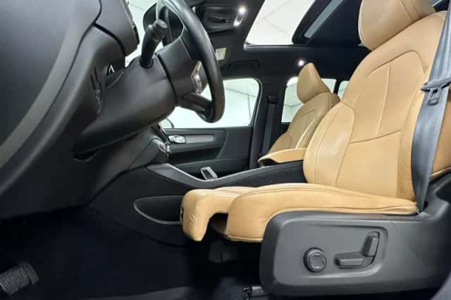 Volvo XC40 (2021) thumbnail 5