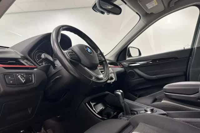 BMW X1 (2017) thumbnail 5