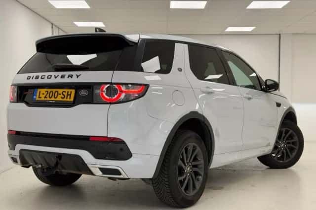 Land Rover Discovery Sport (2019) thumbnail 2