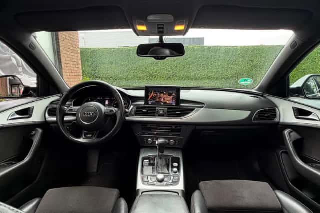 Audi A6 (2011) thumbnail 3