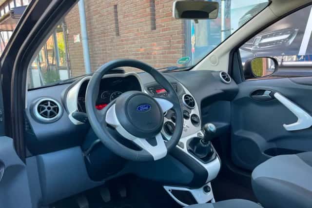 Ford Ka (2009) thumbnail 3