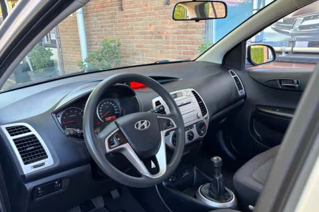 Hyundai i20 (2009) thumbnail 3