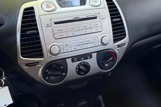 Hyundai i20 (2009) thumbnail 4