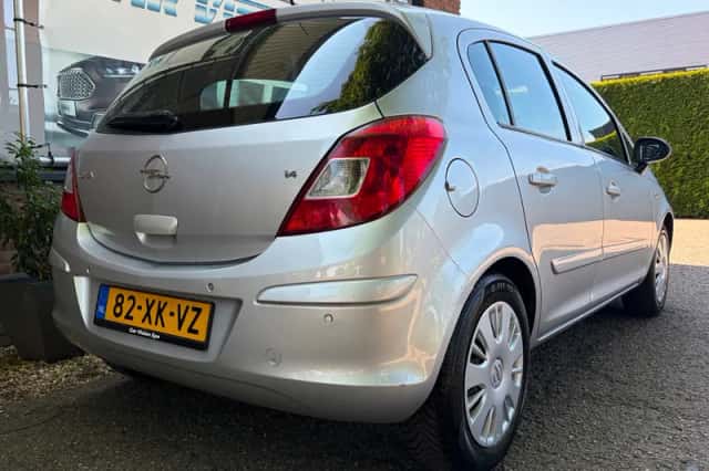 Opel Corsa (2007) thumbnail 2