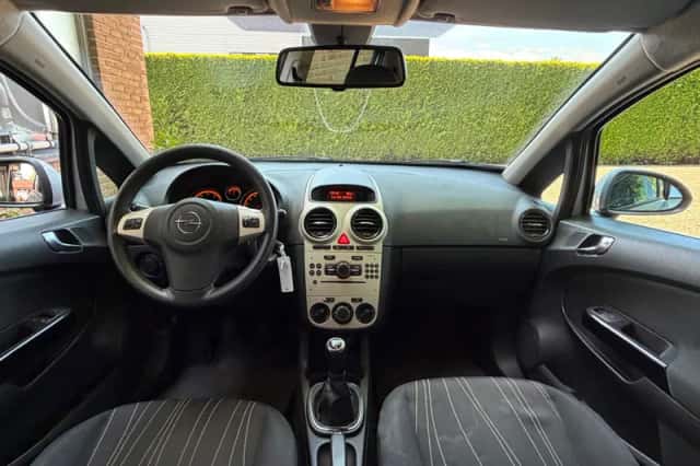 Opel Corsa (2007) thumbnail 3
