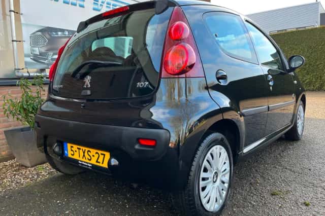 Peugeot 107 (2014) thumbnail 2