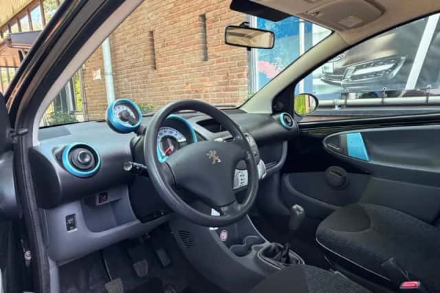 Peugeot 107 (2011) thumbnail 3