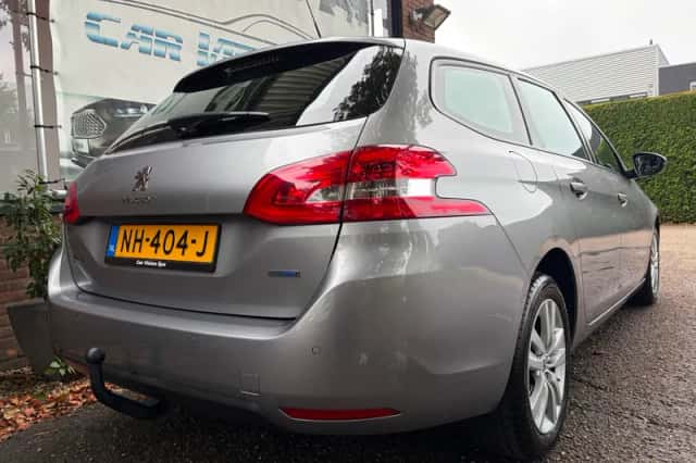 Peugeot 308 (2015) thumbnail 2