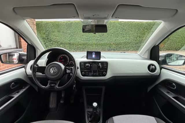 Volkswagen Up! (2013) thumbnail 3