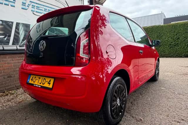 Volkswagen Up! (2012) thumbnail 2