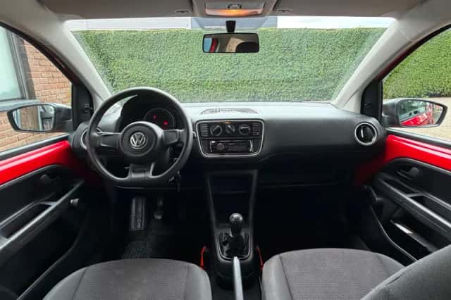 Volkswagen Up! (2012) thumbnail 3