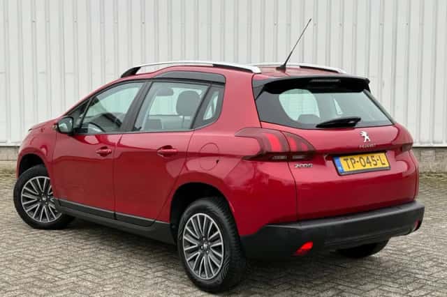 Peugeot 2008 (2018) thumbnail 5