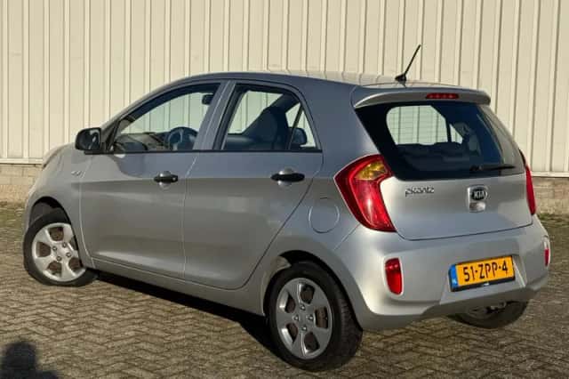 Kia Picanto (2013) thumbnail 4