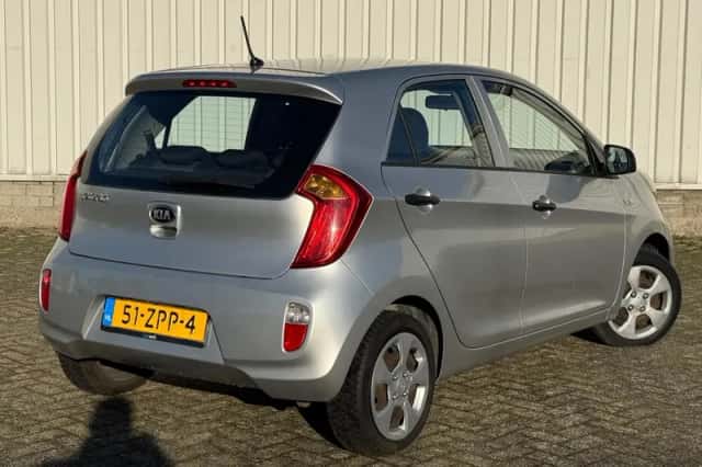 Kia Picanto (2013) thumbnail 5