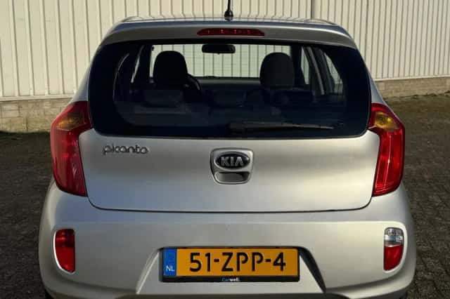 Kia Picanto (2013) thumbnail 6