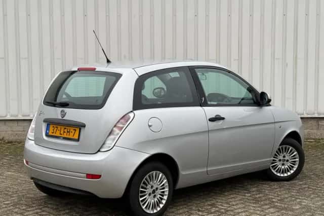 Lancia Ypsilon (2010) thumbnail 5