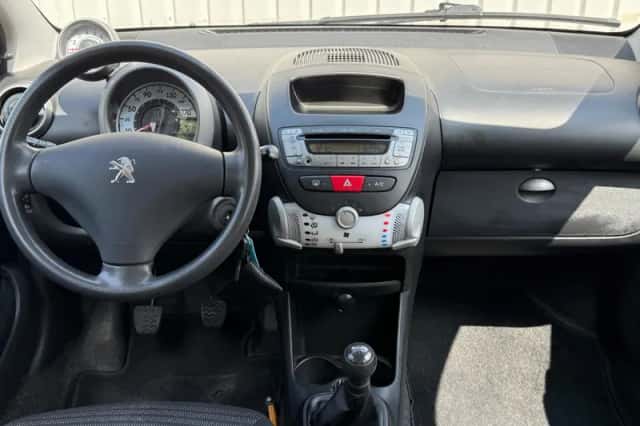 Peugeot 107 (2014) thumbnail 2