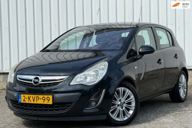 Opel Corsa (2013) thumbnail 1