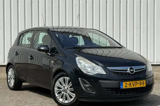 Opel Corsa (2013) thumbnail 3