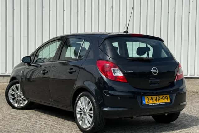 Opel Corsa (2013) thumbnail 5