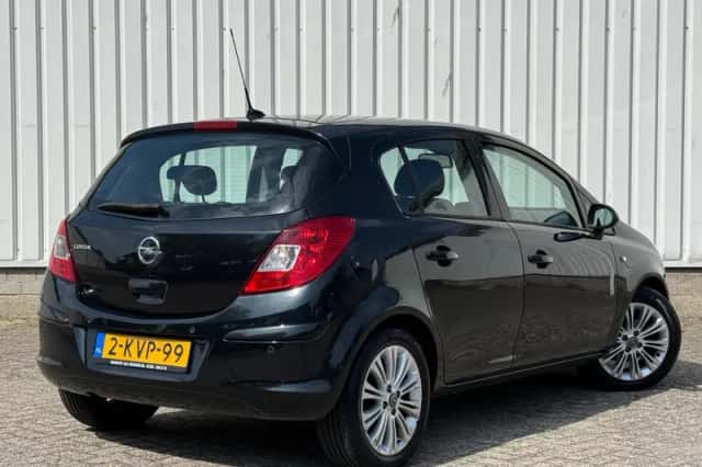 Opel Corsa (2013) thumbnail 6