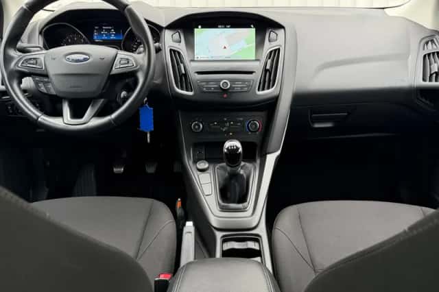 Ford Focus (2018) thumbnail 2