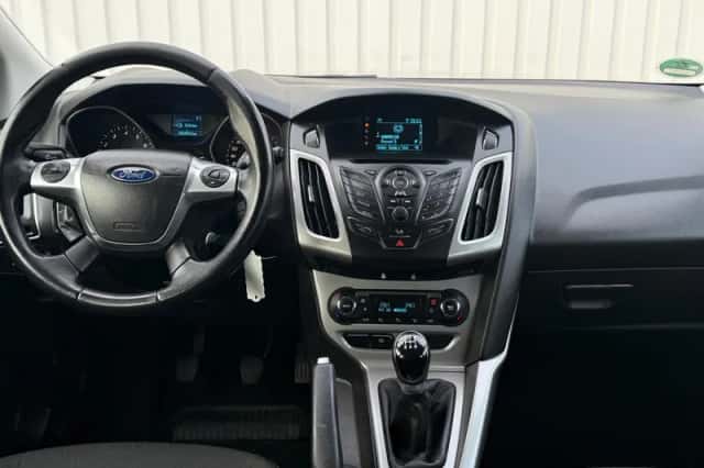 Ford Focus (2014) thumbnail 2