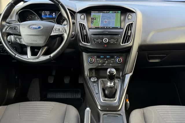 Ford Focus (2015) thumbnail 2