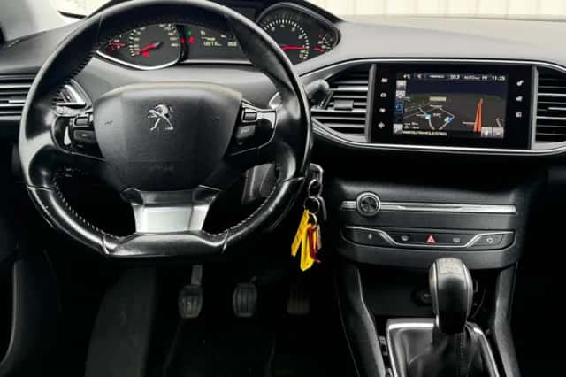 Peugeot 308 (2016) thumbnail 4