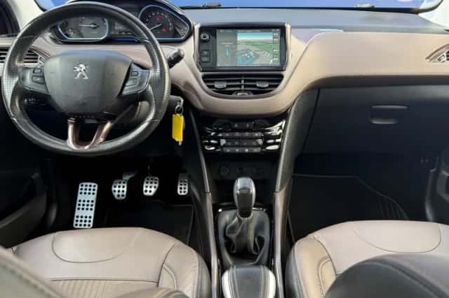 Peugeot 2008 (2014) thumbnail 2