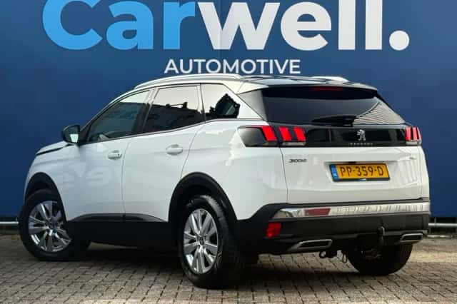 Peugeot 3008 (2017) thumbnail 5