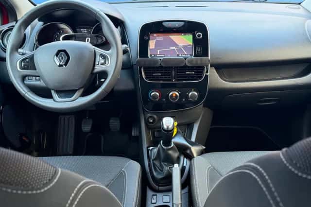 Renault Clio (2018) thumbnail 2
