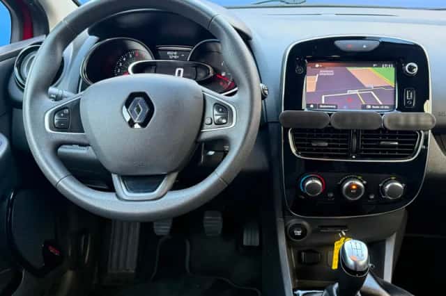 Renault Clio (2018) thumbnail 4