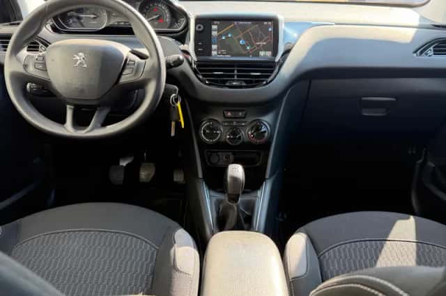 Peugeot 208 (2016) thumbnail 2