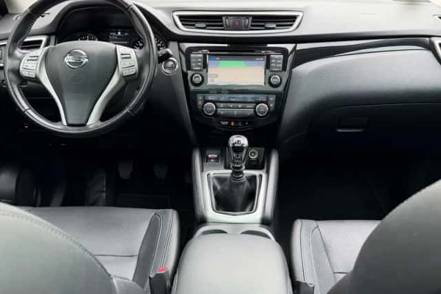 Nissan Qashqai (2017) thumbnail 2