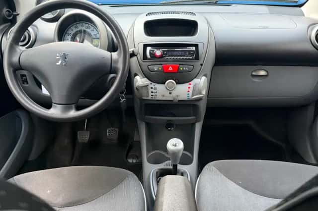 Peugeot 107 (2009) thumbnail 2