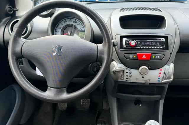 Peugeot 107 (2009) thumbnail 4