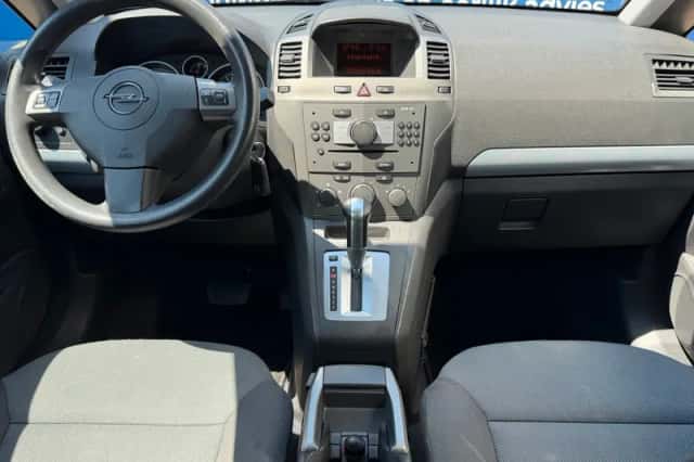 Opel Zafira (2007) thumbnail 2