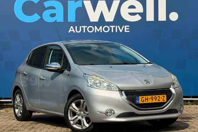Peugeot 208 (2015) thumbnail 3