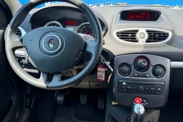 Renault Clio (2012) thumbnail 4