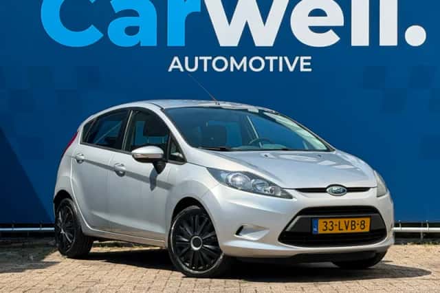 Ford Fiesta (2010) thumbnail 3