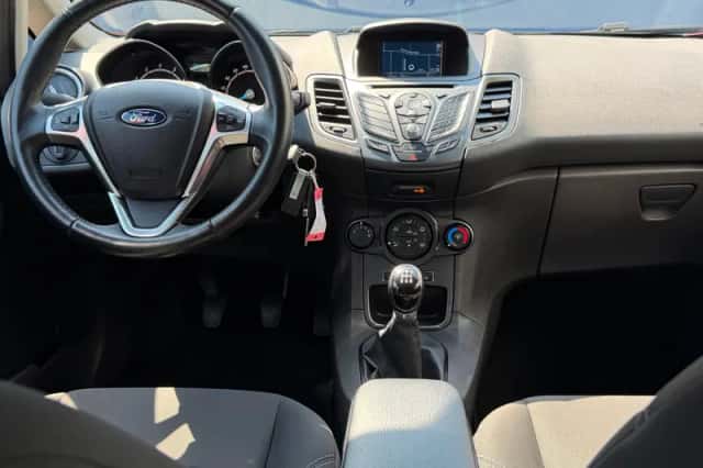 Ford Fiesta (2017) thumbnail 2