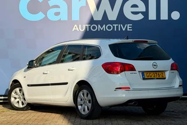 Opel Astra Sports Tourer (2015) thumbnail 5