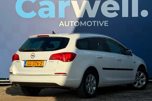 Opel Astra Sports Tourer (2015) thumbnail 6