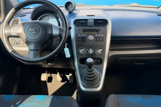 Opel Agila (2012) thumbnail 2