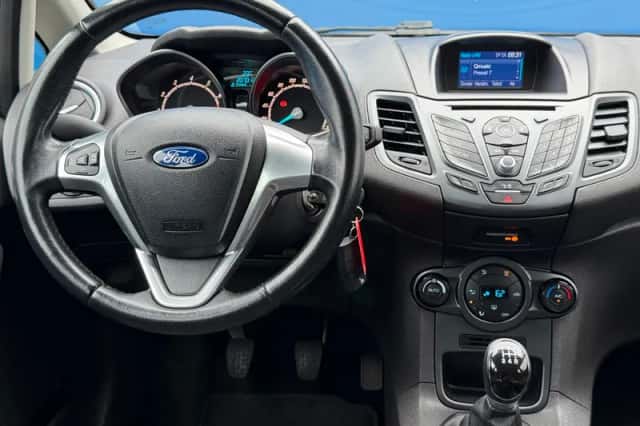 Ford Fiesta (2016) thumbnail 4