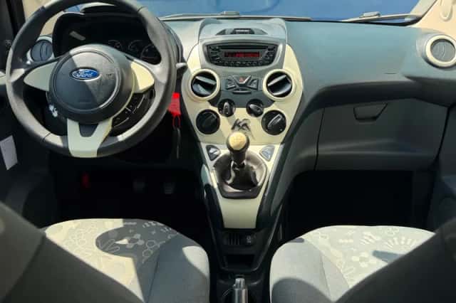 Ford Ka (2015) thumbnail 2