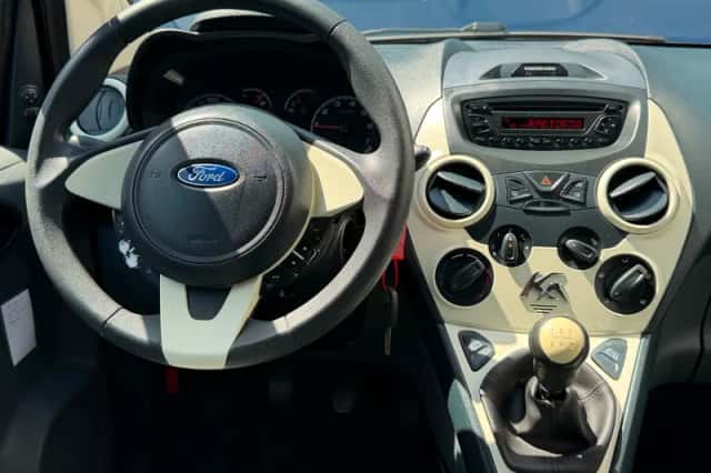 Ford Ka (2015) thumbnail 4