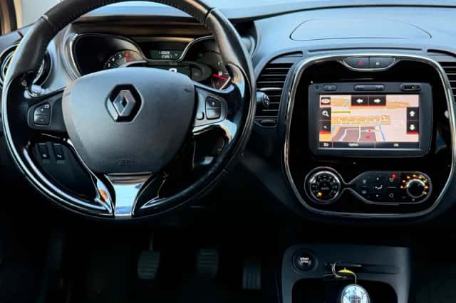 Renault Captur (2016) thumbnail 4