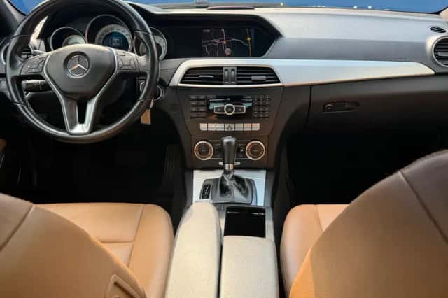 Mercedes-Benz C-Klasse (2012) thumbnail 2
